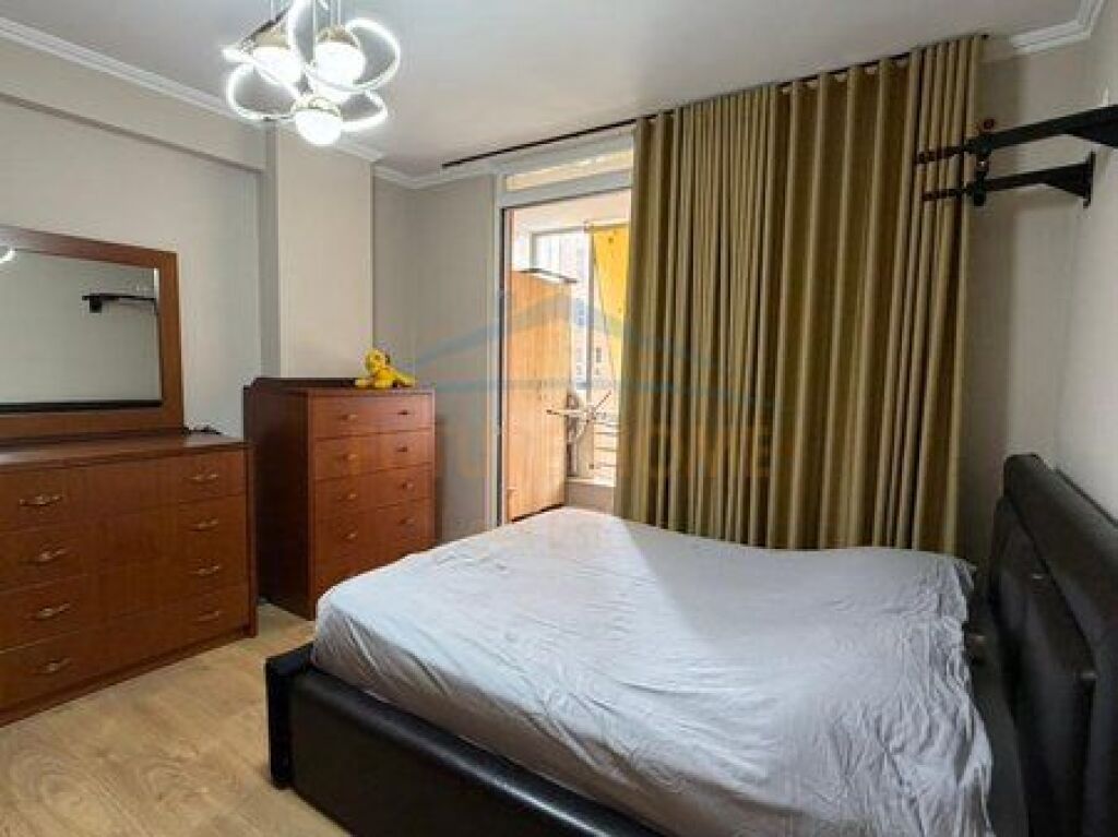 Shitet, Apartament 2+1+2 , Unaza e Re