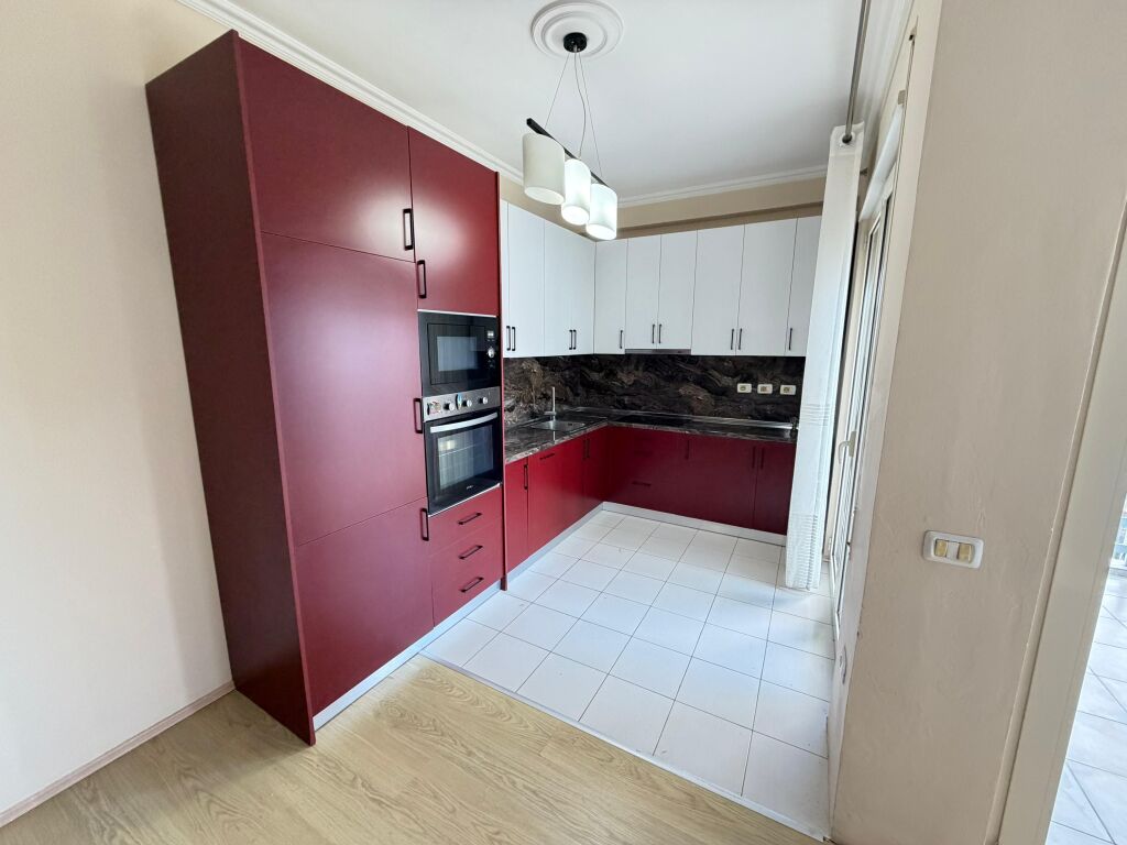 Apartament me qera 2+1+2 Liqeni i thate