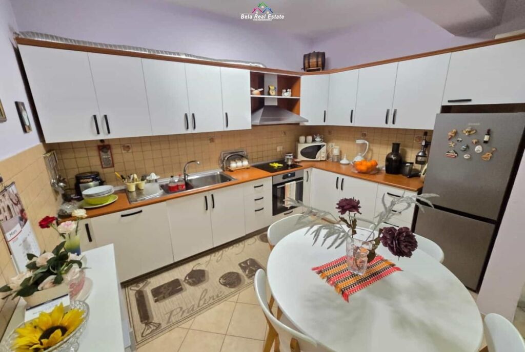 Appartamento in Affitto 2+1 Vicino a Via Kavaja ( ID B2201812) Tirana