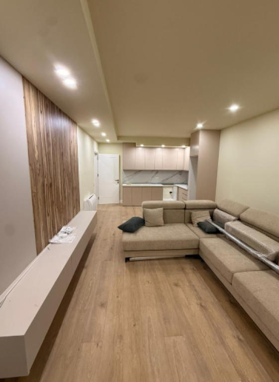 🏡 Shitet Apartament 2+1 – Colour Splash, Paskuqan