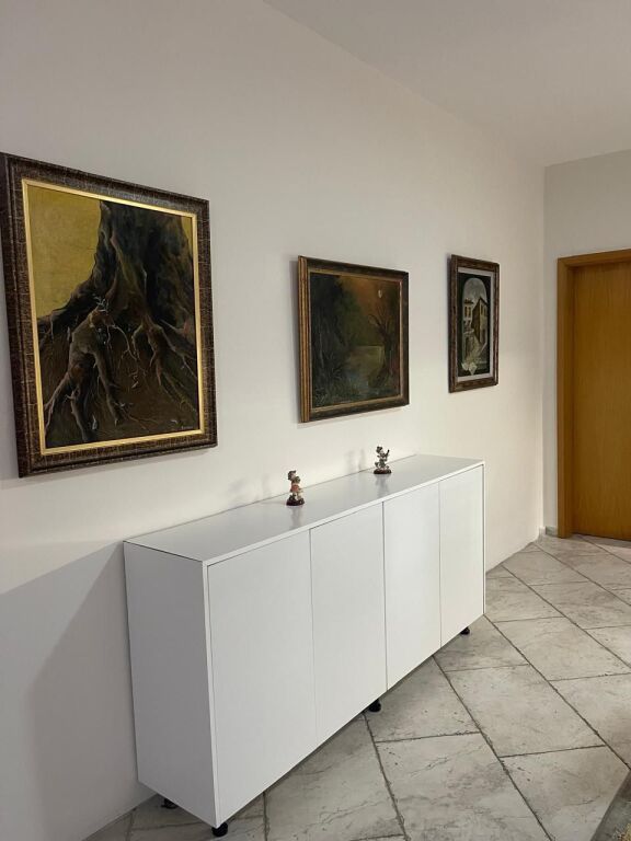 🏠 Jepet me Qira Apartament 2+1+2 Pazari i Ri , ne Qender te Tiranes prane Rruges Qemal Stafa