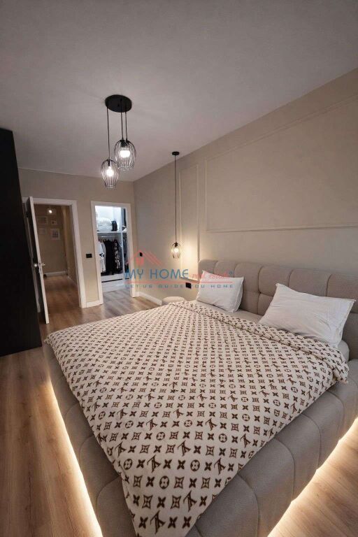 Apartment 2+1 for sale Paris Commune in Tirana