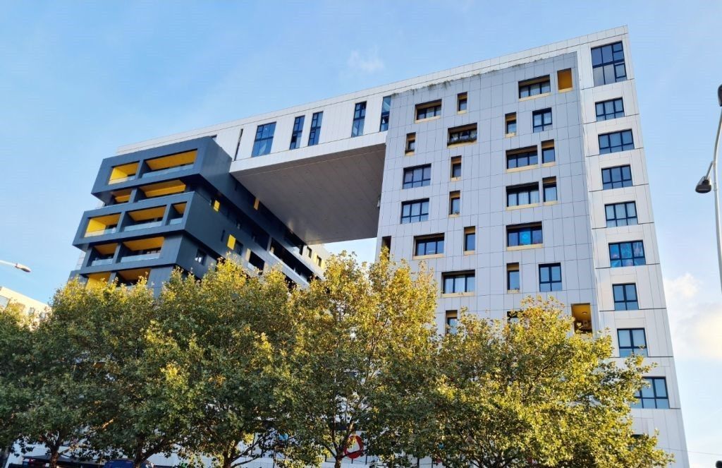 Shitet Super Apartament te Square 21 te Rruga e Kavajes