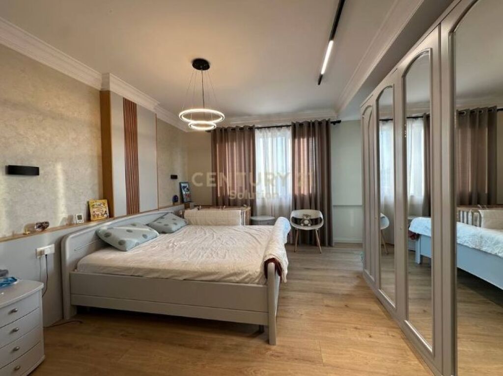Apartment 3+1+2 with veranda for sale