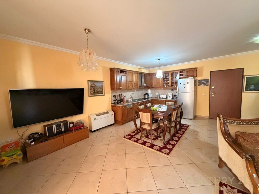SHITET APARTAMENT 2+1+2 TEK KOMUNA E PARISIT