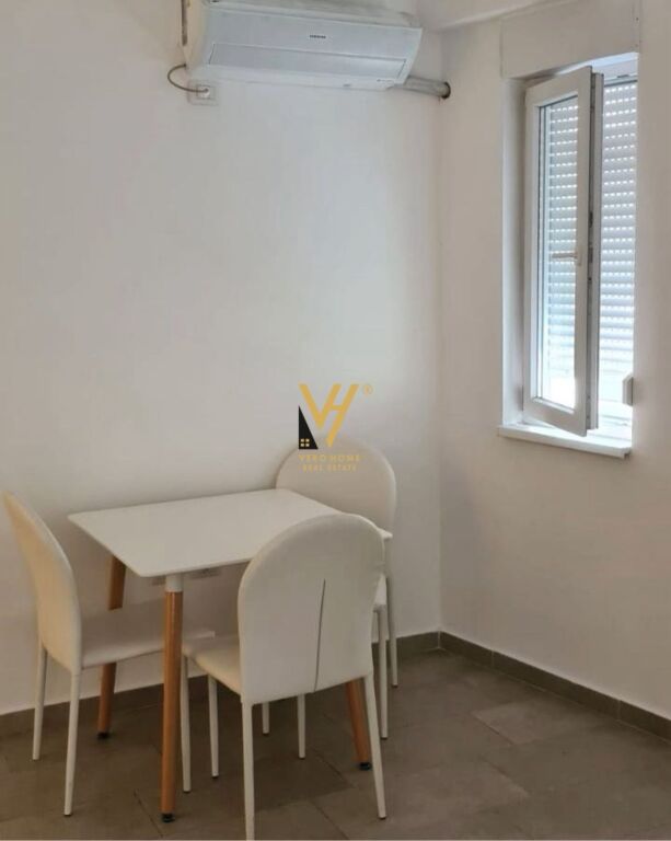JEPET APARTAMENT 1+1+BLK ME QERA TE KOM.MAGNET, 21 DHJETORI 55.000 LEKE