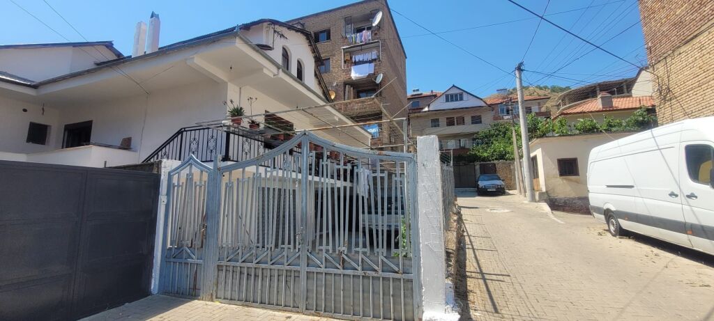 🏡 Casa su 3 Piani a Pogradec