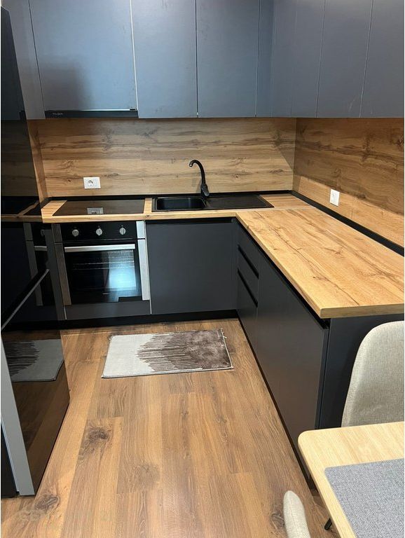 Japim me qira apartament 2+1+verandë te Rruga e Dibrës! 700 € /Muaj Sip. Totale  105m2