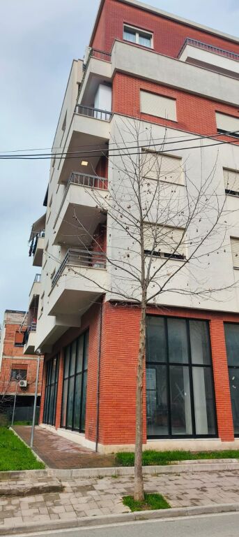 🏠 In vendita Appartamento ( 2+1+2 balconi +2wc ) con superficie di 131 m²