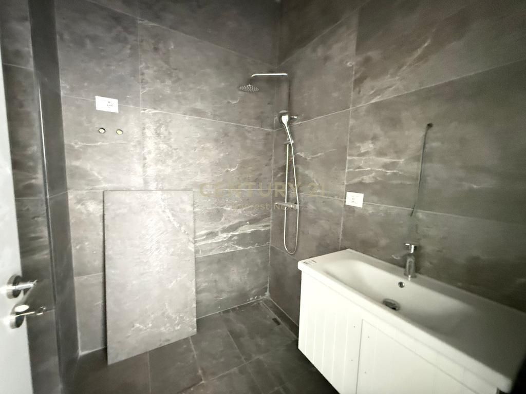 Shitet Apartament 1+1 Bulevardi Ri (Park Avenue) ! 195,000 € Sip. Totale  75m2
