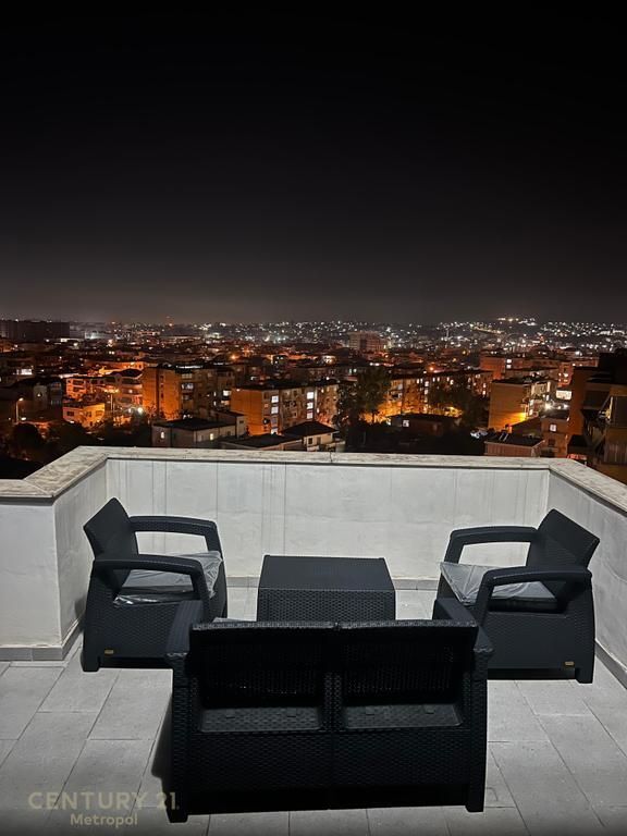 Japim me qira apartament 2+1+verandë te Rruga e Dibrës! 700 € /Muaj Sip. Totale  105m2