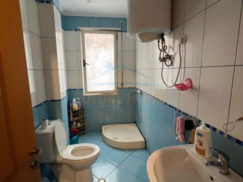 Shitet, Apartament 2+1+2+Post Parkimi, Unaza e Re, Tiranë