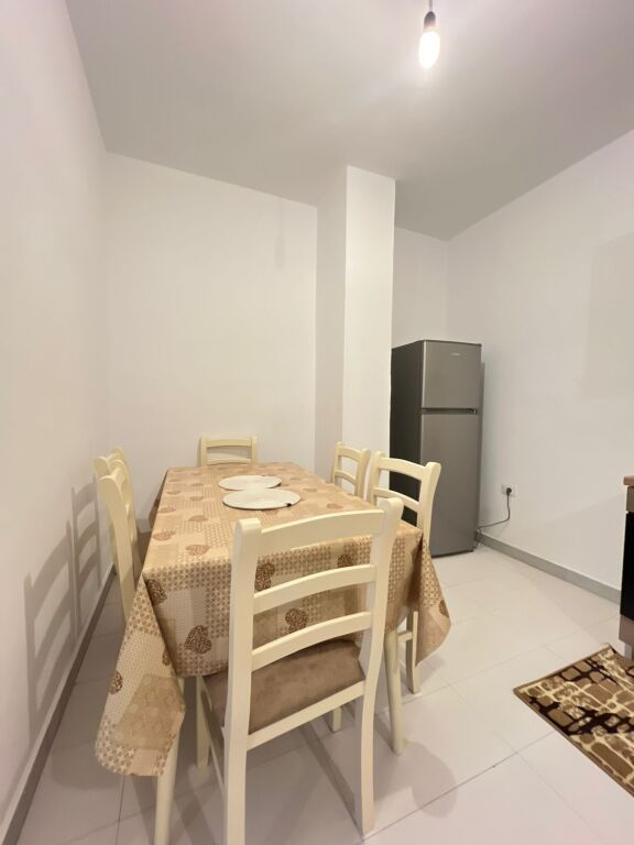 AFFITTASI APPARTAMENTO 1+1+BALCONE "FRESCO, VICINO AL RISTORANTE MURAGA" 370 EURO
