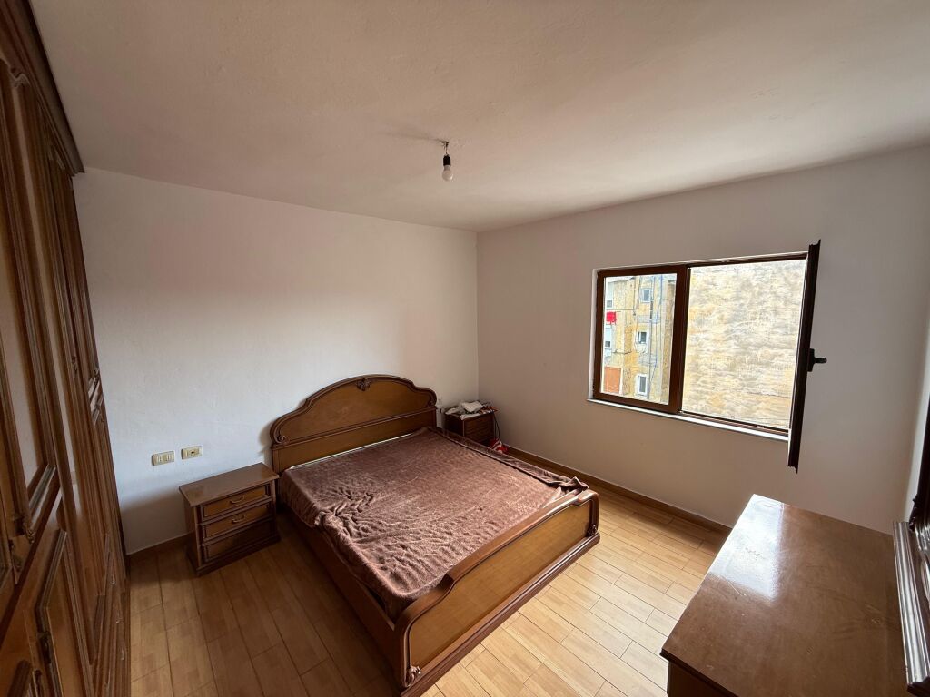🏡 QERA 1+1 – Rruga Bardhyl (Oslo) | Ideal për Banim ose Zyra