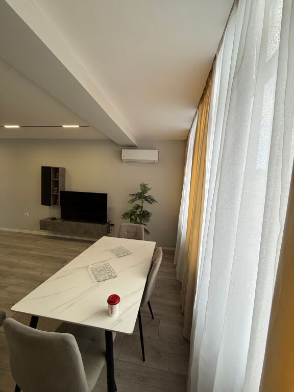 Okazionn!! Shitet apartament luksoz 2+1 tek 21 dhjetori (90m neto) 269,000 euro