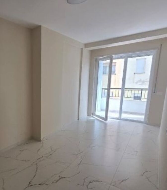 Apartment 2+1 empty for rent– ideal for living or office