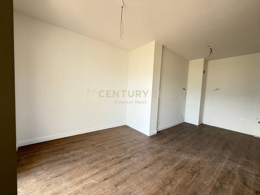 Shitet Apartament 1+1 Bulevardi Ri (Park Avenue) ! 195,000 € Sip. Totale  75m2