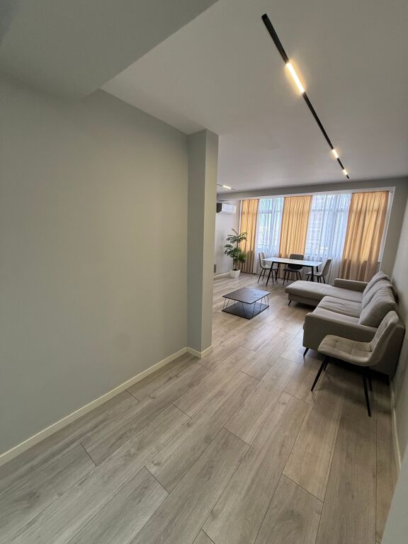 Okazionn!! Shitet apartament luksoz 2+1 tek 21 dhjetori (90m neto) 269,000 euro