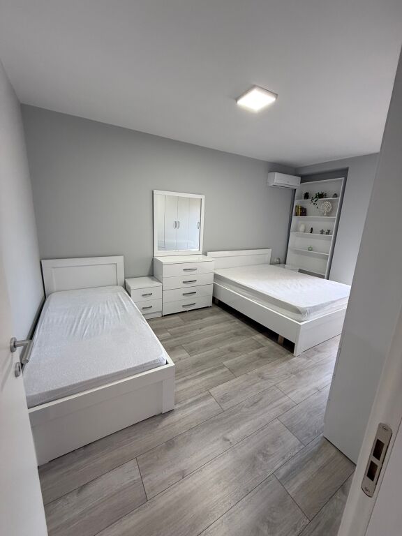 Apartament luksoz 2+1 me ballkon tek 21 dhjetori 850 euro