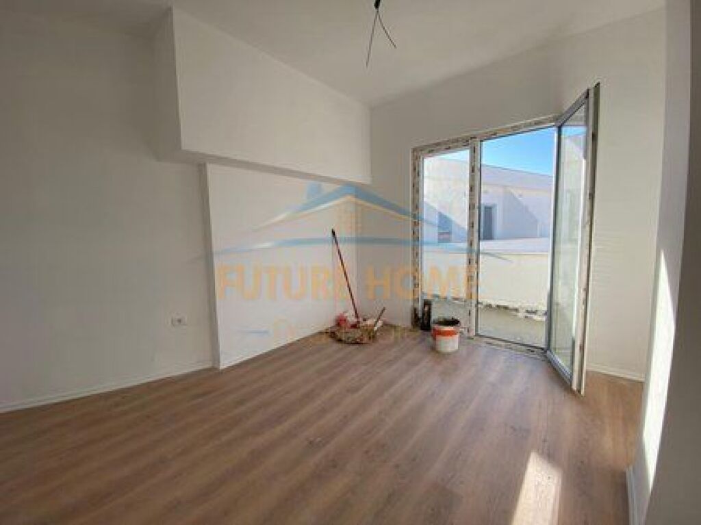 Shitet, Apartament 1+1, Unaza e Re