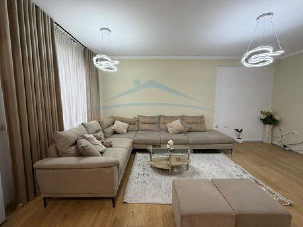 Shitet, Apartament 2+1+2 , Unaza e Re