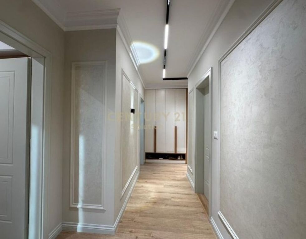 Apartment 3+1+2 with veranda for sale