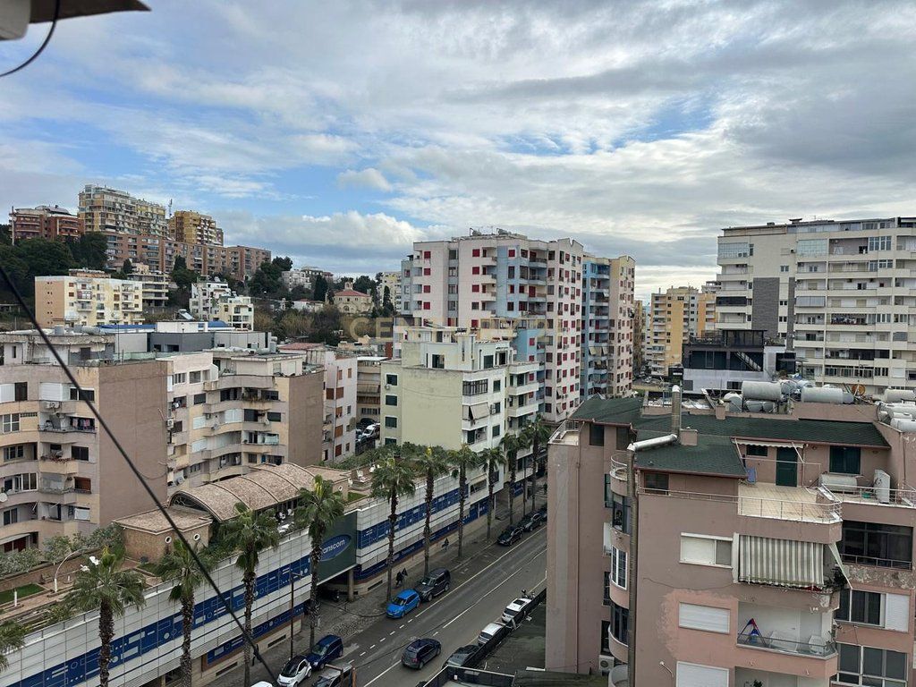 AFFITTIAMO APPARTAMENTO 3+1+2 CON VISTA MARE A VOLLGA DURRES !