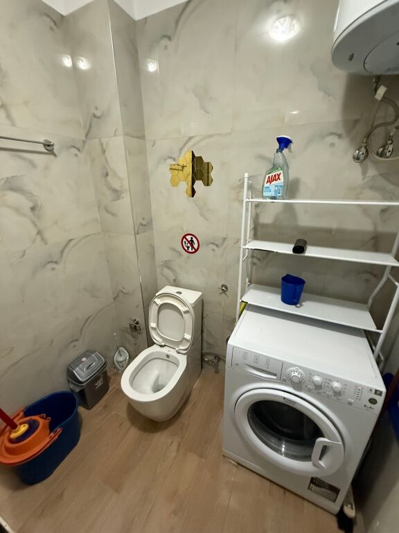 Jepet me qera apartament 1+1 ne qender tek Selvia vetem per Airbnb 520 euro