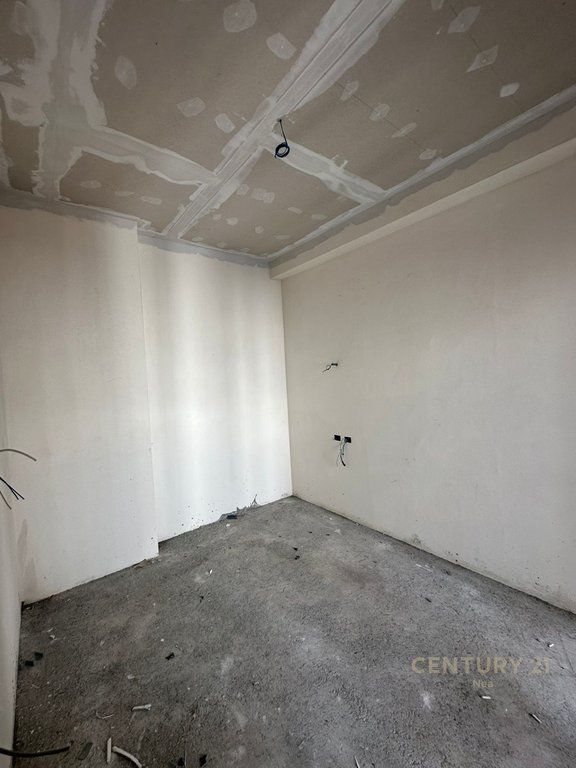 Apartament 1+1 per shitje tek Rr.Kavajes! 105,000 € Sip. Totale  47m2