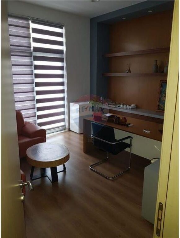 Locale per ufficio, call center, clinica