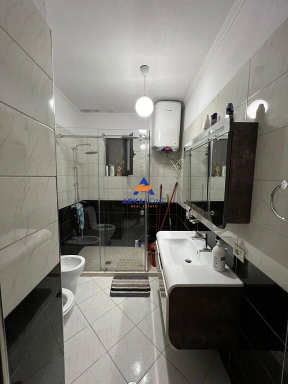 VENDESI APPARTAMENTO 3+1+2+BALCONE "A YZBERISHT" 210.000 EURO