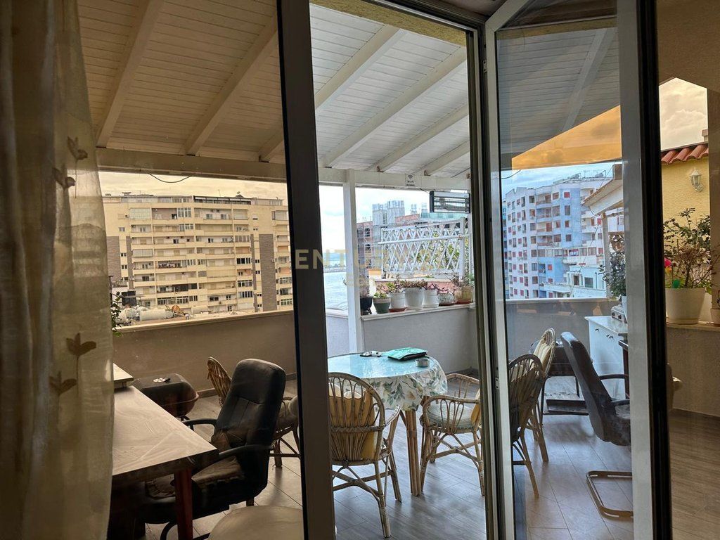 AFFITTIAMO APPARTAMENTO 3+1+2 CON VISTA MARE A VOLLGA DURRES !