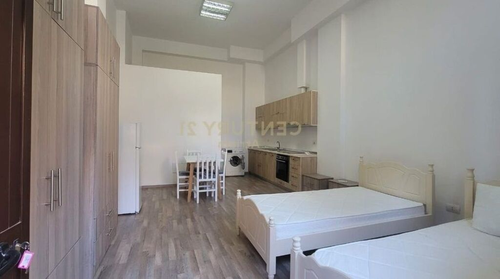 Monolocale in affitto, Brryli