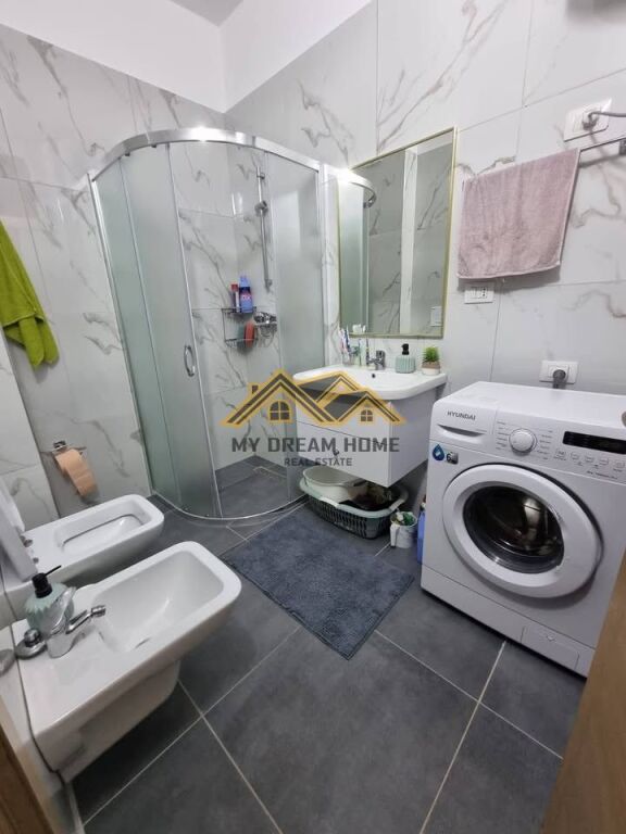 APARTAMENT 1+1 PER SHITJE TEK HOTEL SUPREME, NE QERRET !