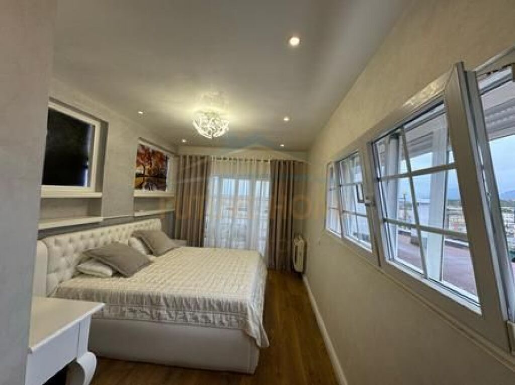 For sale, Apartment 3+1+2 Parking Spaces, Fresk
