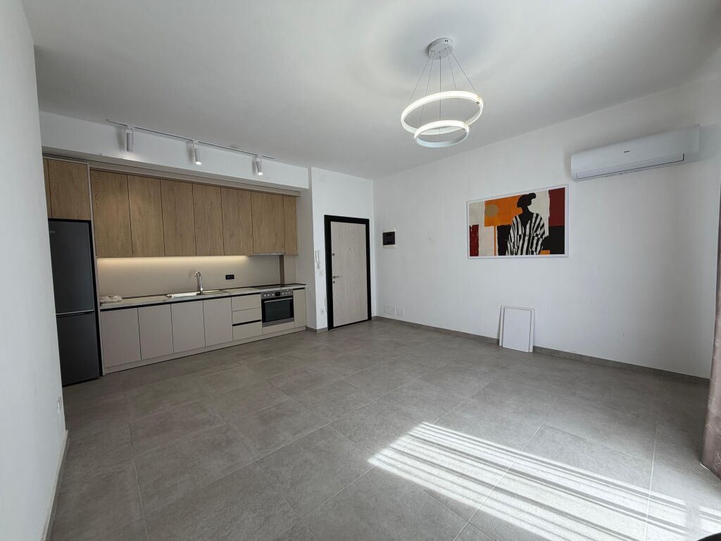 Apartment me qera 2+1 Tek 5 maji