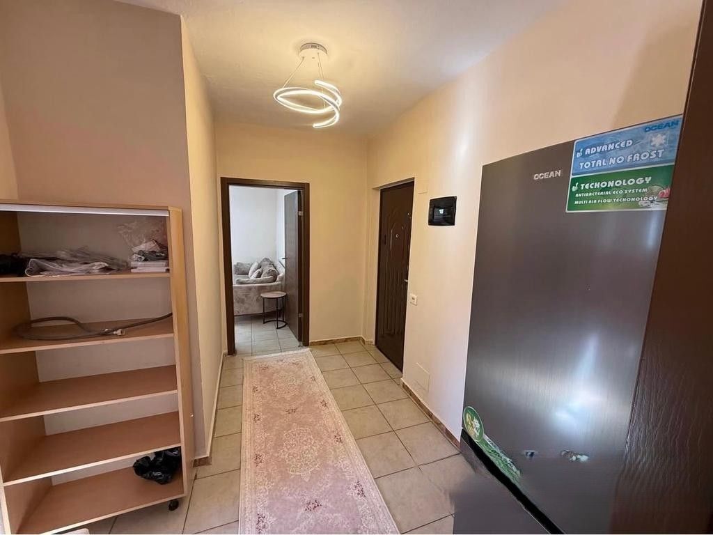 Affittiamo appartamento 2+1 con veranda in Rruga e Dibrës! 700 € /Mese