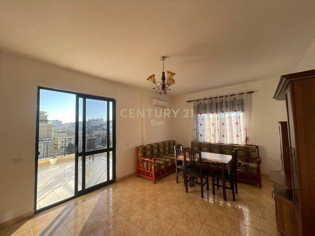 Apartament 1+1 + Verande me Qira në Lagja nr.6, Durrës !