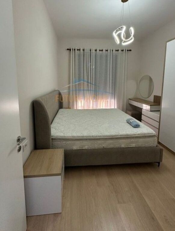 Affitto, Appartamento 1+1, Complesso Delijorgji, Tirana.