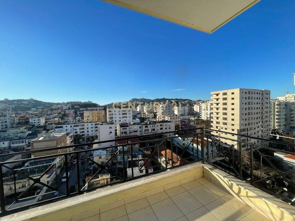 Apartament 1+1 + Verande me Qira në Lagja nr.6, Durrës !
