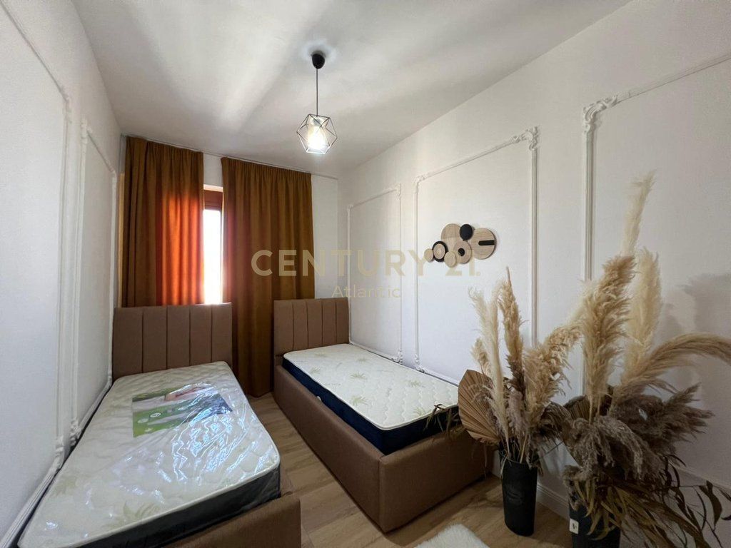 SHITET APARTAMENT 2+1 MOBILE NE PLAZH ILIRIA DURRES!