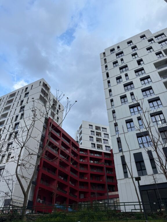 JEPET ME QERA APARTAMENT 2+1 (PER ZYRA)