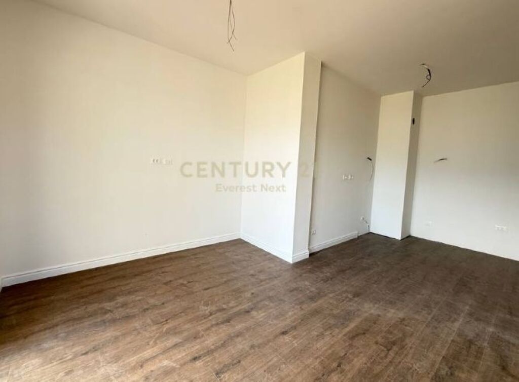Shitet apartament 1+1 – projekt modern në zhvillim