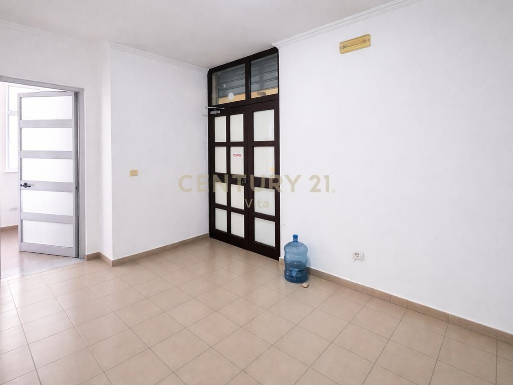 Ambient Zyre në Qendër të Durrësit !