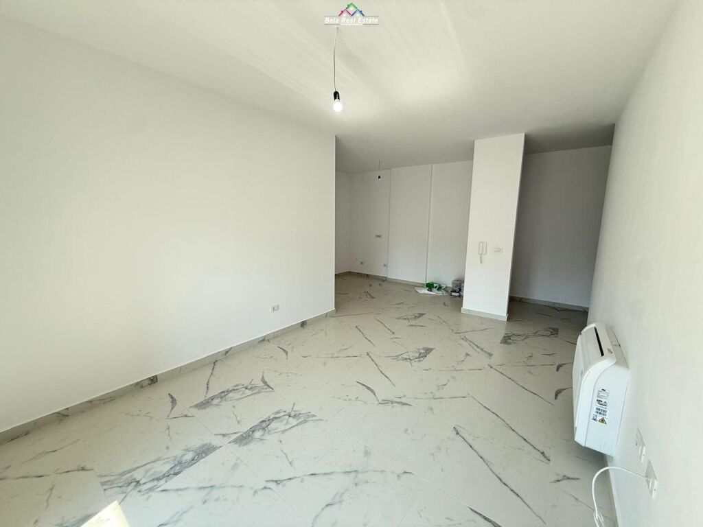 Zyre Me Qera 2+1 Tek Stacioni i Trenit (ID BZ2889) Tirane