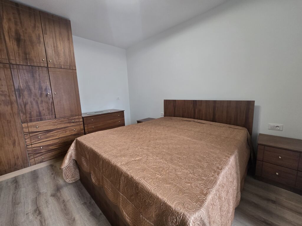 Apartament 1+1 me qera tek Rruga e Elbasanit