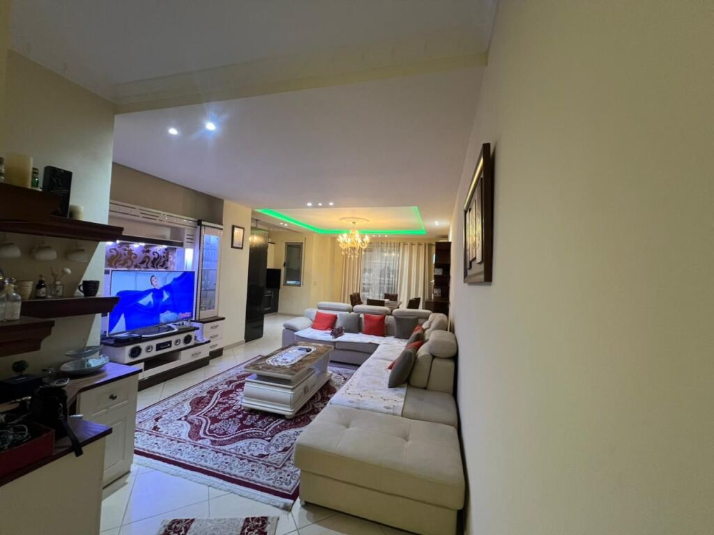 🏡✨ Apartament me qira – Fresk, pranë Market Xhangolli
