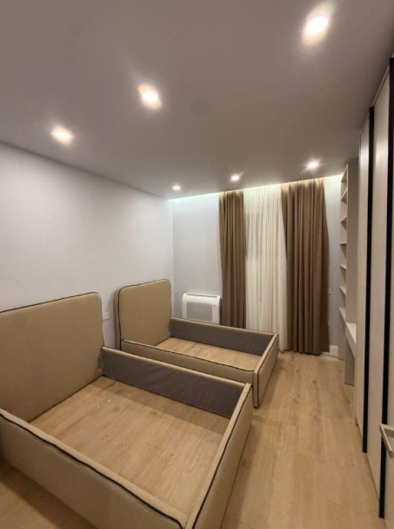 🏡 Shitet Apartament 2+1 – Colour Splash, Paskuqan