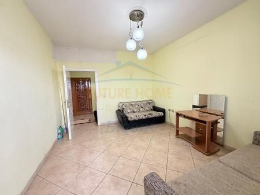 Shitet, Apartament 2+1, Pazari i Ri, Tiranë