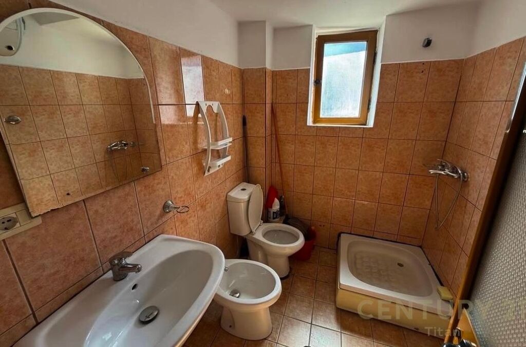 Apartament 1+1 me qira tek Mine Peza